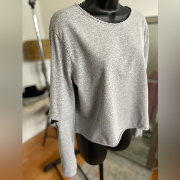Grey Cloth Sweater - Picture 4 of 11